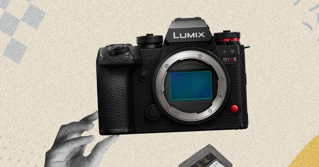 مراجعة Panasonic S1R II: كاميرا هجينة ذات قدرة وبأسعار معقولة.